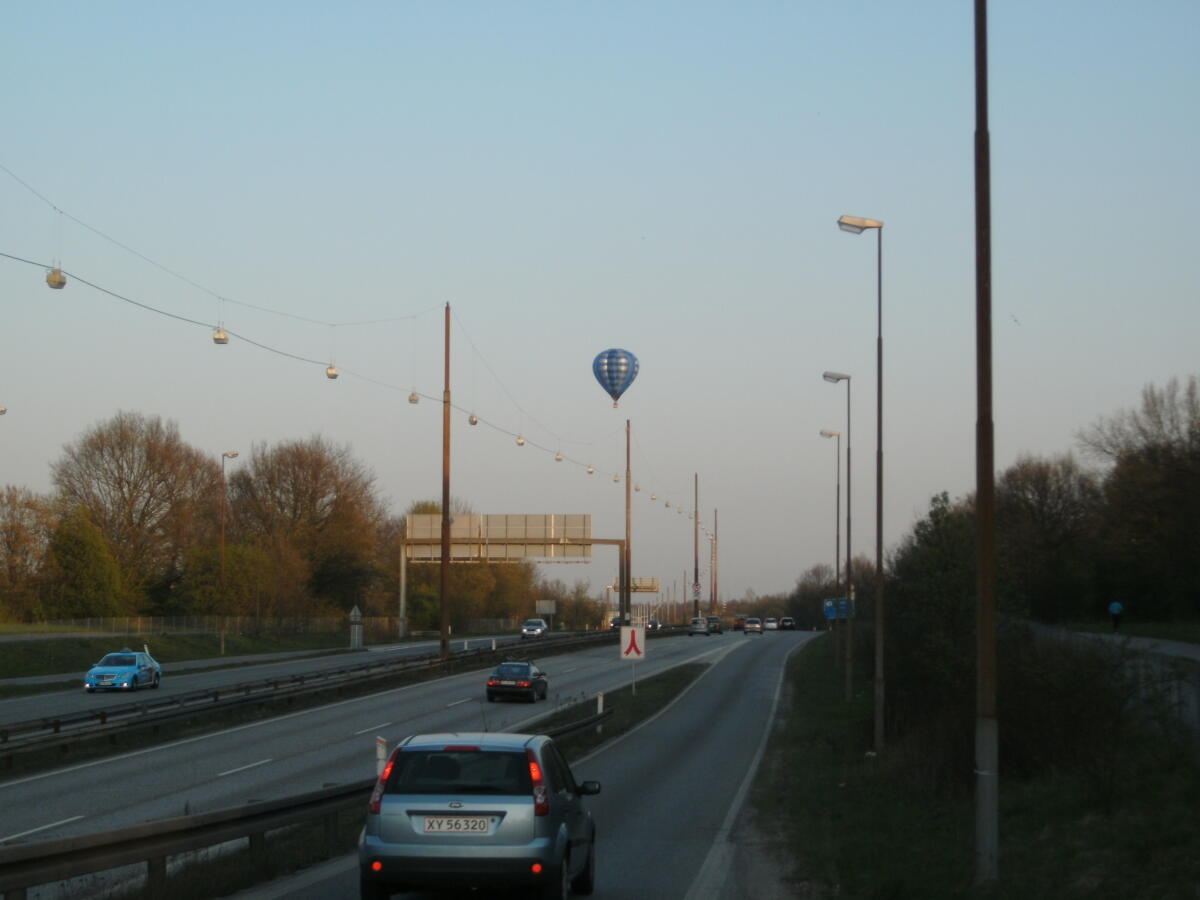DIGITAL CAMERA
