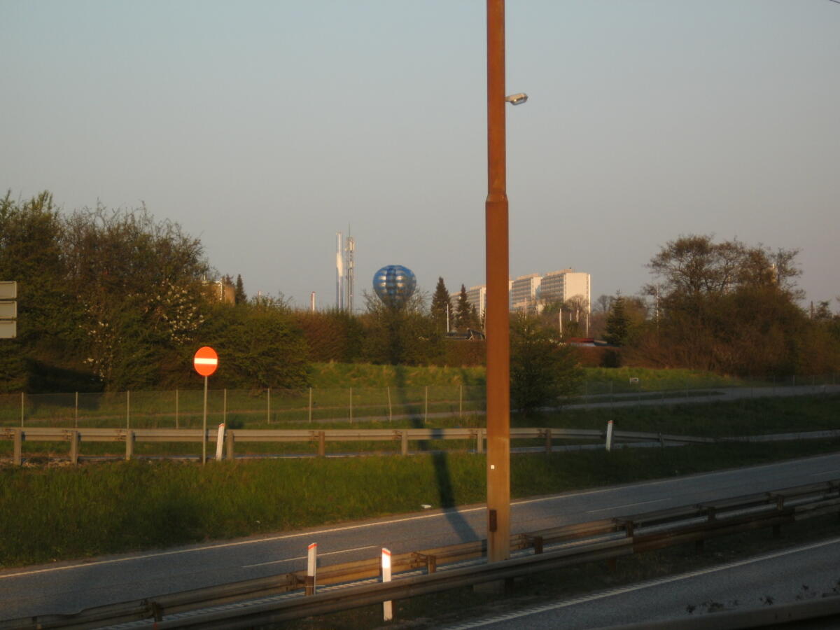 DIGITAL CAMERA